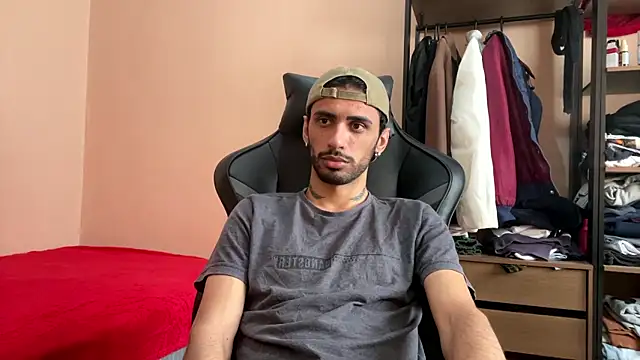 Snapshot of iendriw chatting on 01-13-26, 12:32 iendriw online show from 01-13-26, 12:32