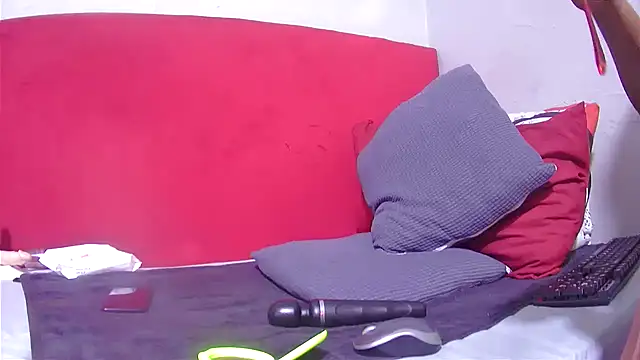 Snapshot of tasha97x chatting on 11-01-25, 05:42 tasha97x online show from 11-01-25, 05:42