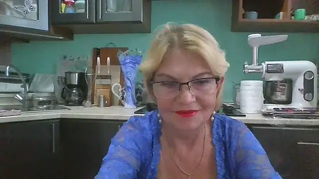 Snapshot of Heidi-Helga chatting on 09-12-25, 04:23 Heidi-Helga online show from 09-12-25, 04:23