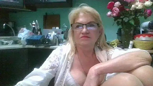 Snapshot of Heidi-Helga chatting on 10-06-25, 07:22 Heidi-Helga online show from 10-06-25, 07:22