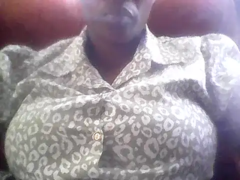 Snapshot of LoveDropss chatting on 02-25-25, 10:37 LoveDropss online show from 02-25-25, 10:37