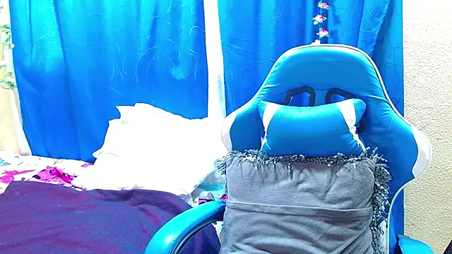 Gia leinn online show from 05-28-26, 02:03