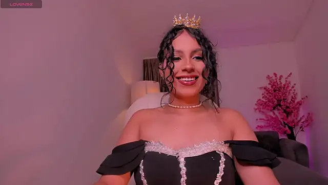 hannah thomson  online show from 11-01-25, 03:52