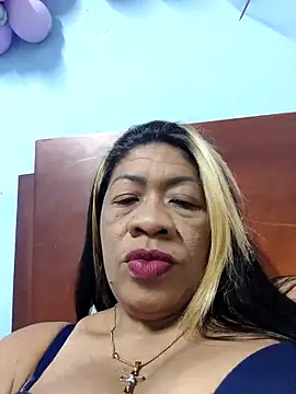 Snapshot of Tocameamor chatting on 05-06-26, 08:03 Tocameamor online show from 05-06-26, 08:03