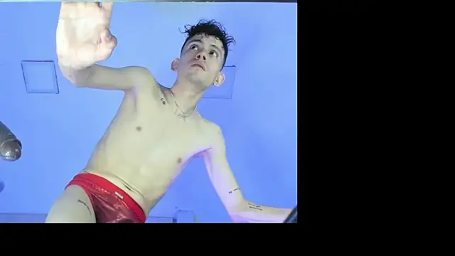 Snapshot of ValentinoMoreti chatting on 11-23-25, 06:02 ValentinoMoreti online show from 11-23-25, 06:02