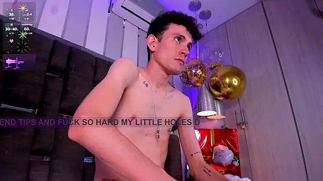 Snapshot of ValentinoMoreti chatting on 12-18-25, 05:35 ValentinoMoreti online show from 12-18-25, 05:35