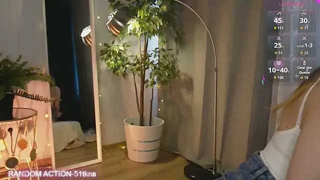 luna joy  online show from 04-18-26, 12:53