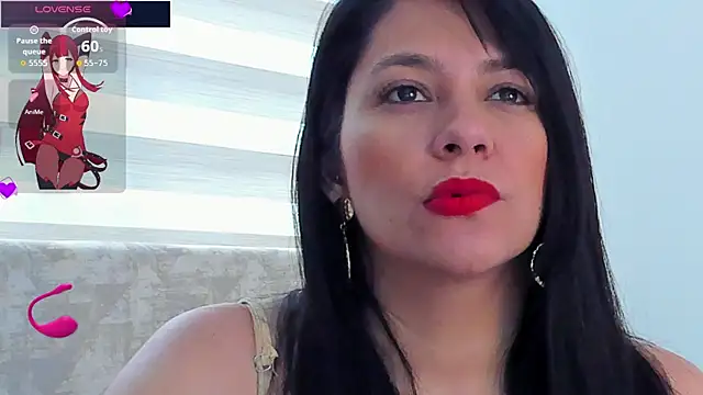 Snapshot of isabellarous- chatting on 06-10-26, 11:31 isabellarous- online show from 06-10-26, 11:31