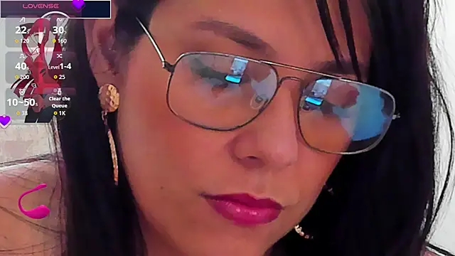 Snapshot of isabellarous- chatting on 06-13-26, 07:45 isabellarous- online show from 06-13-26, 07:45