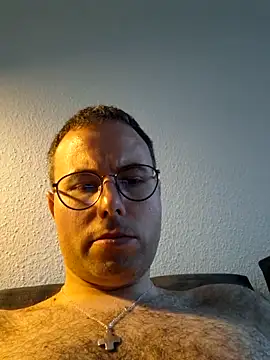 Snapshot of Simonudist chatting on 03-19-26, 05:28 Simonudist online show from 03-19-26, 05:28