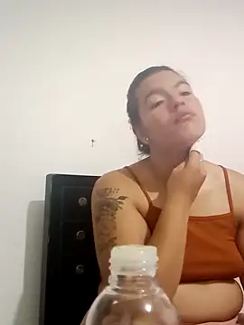 Snapshot of krolay16 chatting on 03-05-25, 01:42 krolay16 online show from 03-05-25, 01:42
