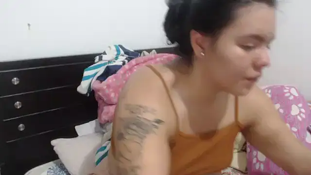 Snapshot of krolay16 chatting on 03-06-25, 03:45 krolay16 online show from 03-06-25, 03:45