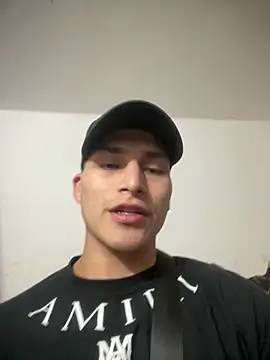 Snapshot of MaxxxSteil chatting on 03-08-25, 03:06 MaxxxSteil online show from 03-08-25, 03:06