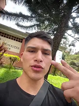 Snapshot of MaxxxSteil chatting on 03-13-25, 06:45 MaxxxSteil online show from 03-13-25, 06:45