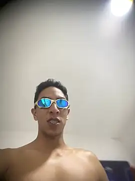 Snapshot of MaxxxSteil chatting on 03-19-25, 07:27 MaxxxSteil online show from 03-19-25, 07:27