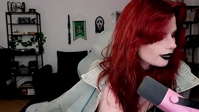 Snapshot of Della_Ideal chatting on 05-09-26, 05:51 Della Ideal online show from 05-09-26, 05:51