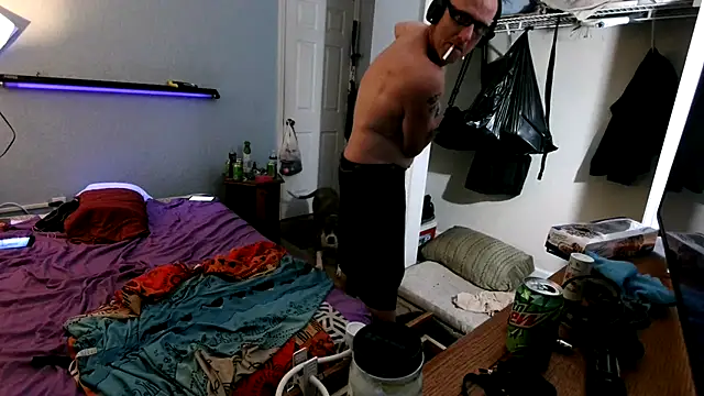 Snapshot of PornStro921 chatting on 03-14-25, 08:28 PornStro921 online show from 03-14-25, 08:28