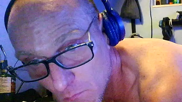 Snapshot of PornStro921 chatting on 05-30-26, 09:23 PornStro921 online show from 05-30-26, 09:23