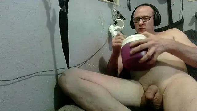 Snapshot of PornStro921 chatting on 06-15-26, 02:36 PornStro921 online show from 06-15-26, 02:36