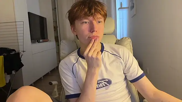 Snapshot of tommy_colson chatting on 11-17-25, 10:32 tommy colson online show from 11-17-25, 10:32