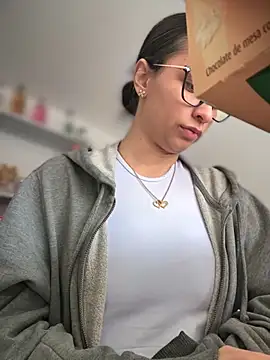 Soy Sara7 online show from 10-16-25, 04:30