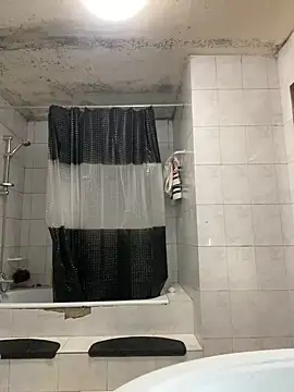 rogerdik76 online show from 02-09-26, 06:17