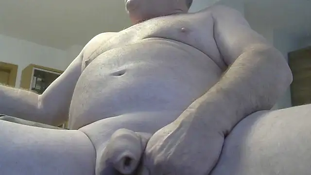 Snapshot of jerkoutdoor70 chatting on 11-16-25, 01:17 jerkoutdoor70 online show from 11-16-25, 01:17