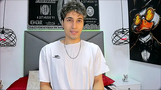 Snapshot of buddy_whitte chatting on 12-20-25, 12:12 buddy whitte online show from 12-20-25, 12:12