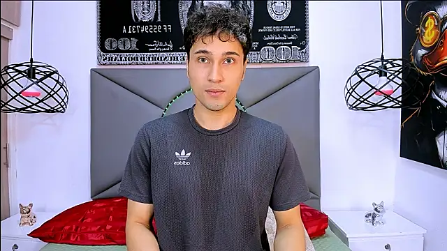 Snapshot of buddy_whitte chatting on 02-18-26, 04:58 buddy whitte online show from 02-18-26, 04:58