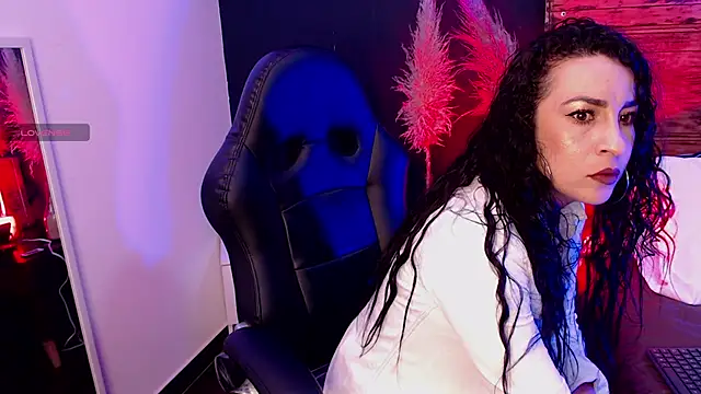 Bella williamss  online show from 03-07-25, 09:06