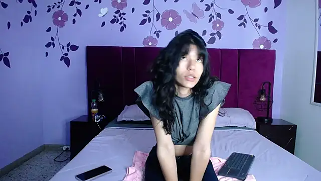 Snapshot of nathalya_summer chatting on 03-20-25, 08:19 nathalya summer online show from 03-20-25, 08:19