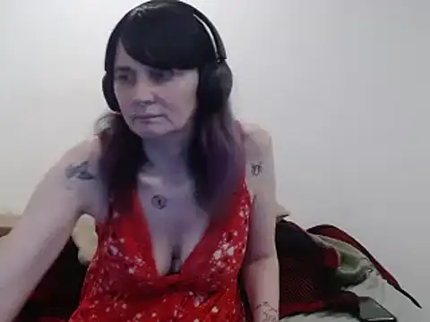 Hotmodel1984 online show from 04-15-26, 02:51