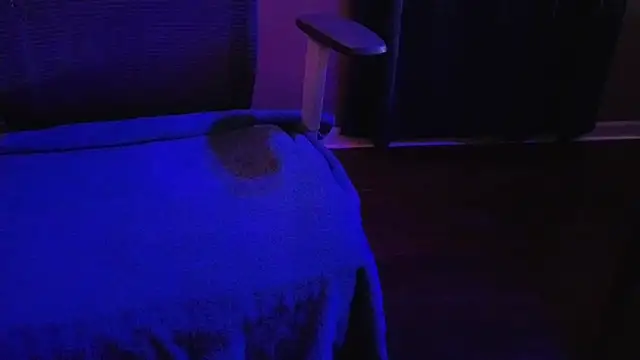 Snapshot of KiPumpdoggo chatting on 04-15-26, 01:01 KiPumpdoggo online show from 04-15-26, 01:01