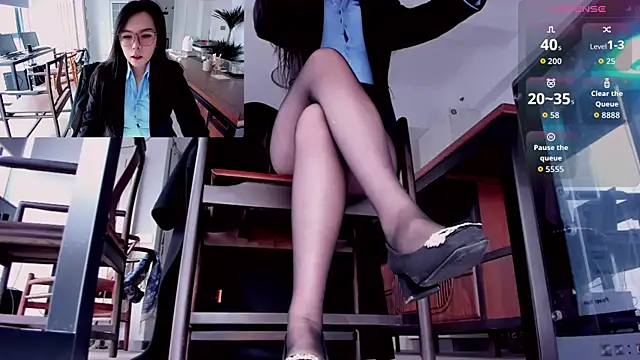 Snapshot of xixiya888 chatting on 11-23-25, 01:05 xixiya888 online show from 11-23-25, 01:05