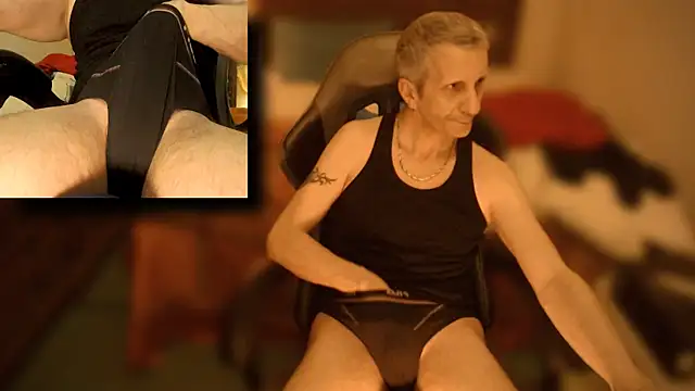 Snapshot of maxdaddy690 chatting on 02-25-25, 09:13 maxdaddy690 online show from 02-25-25, 09:13