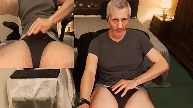 Snapshot of maxdaddy690 chatting on 09-19-25, 09:15 maxdaddy690 online show from 09-19-25, 09:15