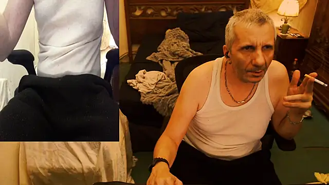 Snapshot of maxdaddy690 chatting on 10-08-25, 10:18 maxdaddy690 online show from 10-08-25, 10:18