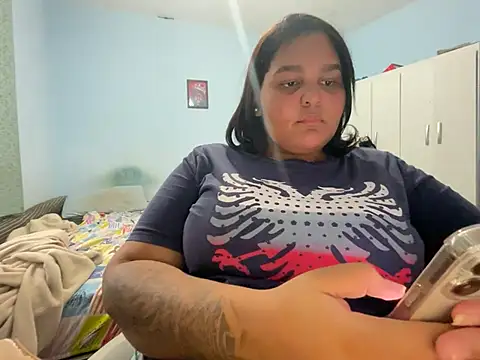 Snapshot of thataa_paixao chatting on 03-17-25, 07:15 thataa paixao online show from 03-17-25, 07:15