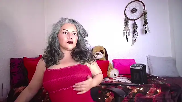 Snapshot of Victoria_Lover chatting on 01-13-26, 04:51 Victoria Lover online show from 01-13-26, 04:51