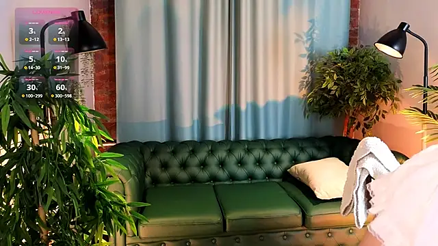 Snapshot of Cherry_Bite chatting on 10-04-25, 10:19 Cherry Bite online show from 10-04-25, 10:19