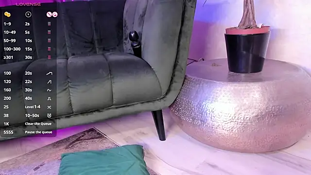 CutiePie69   online show from 09-30-25, 07:41