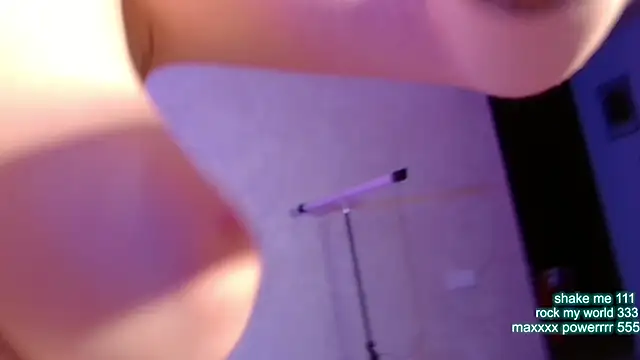 Snapshot of CutiePie69__ chatting on 01-12-26, 08:47 CutiePie69 online show from 01-12-26, 08:47