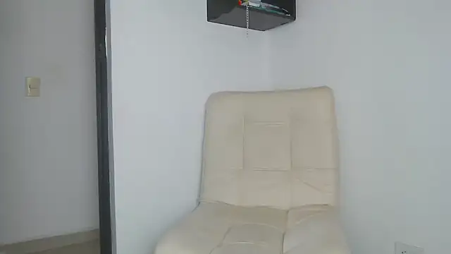 Snapshot of Andy_collins__ chatting on 11-08-25, 08:07 Andy collins online show from 11-08-25, 08:07