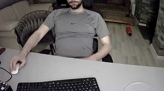 Snapshot of gryzoon chatting on 03-13-25, 01:32 gryzoon online show from 03-13-25, 01:32