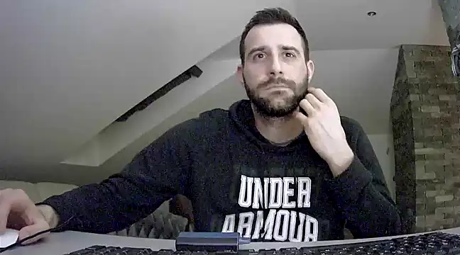 Snapshot of gryzoon chatting on 03-15-25, 10:55 gryzoon online show from 03-15-25, 10:55