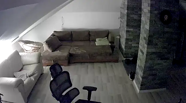 Snapshot of gryzoon chatting on 03-19-25, 12:26 gryzoon online show from 03-19-25, 12:26