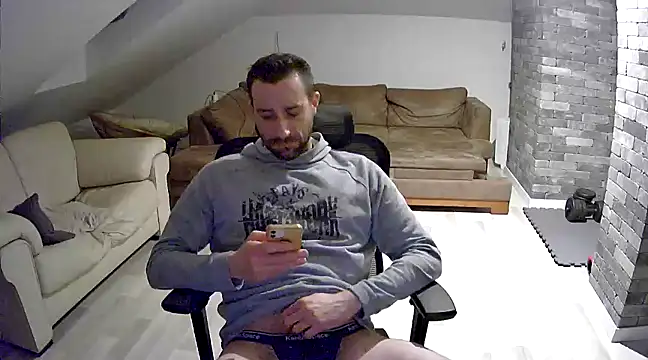 Snapshot of gryzoon chatting on 03-22-25, 01:00 gryzoon online show from 03-22-25, 01:00