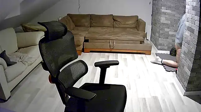 Snapshot of gryzoon chatting on 03-23-25, 12:04 gryzoon online show from 03-23-25, 12:04