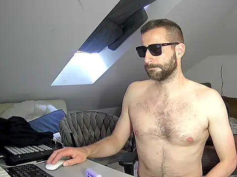 Snapshot of gryzoon chatting on 09-10-25, 06:02 gryzoon online show from 09-10-25, 06:02