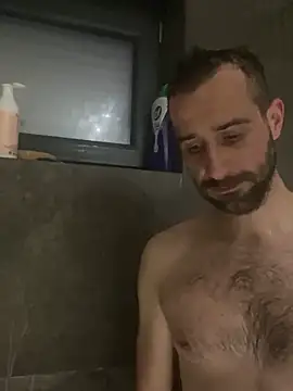 Snapshot of gryzoon chatting on 09-16-25, 01:06 gryzoon online show from 09-16-25, 01:06